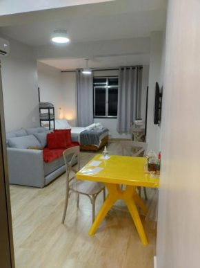 Studio novíssimo primeira quadra praia em Copacabana